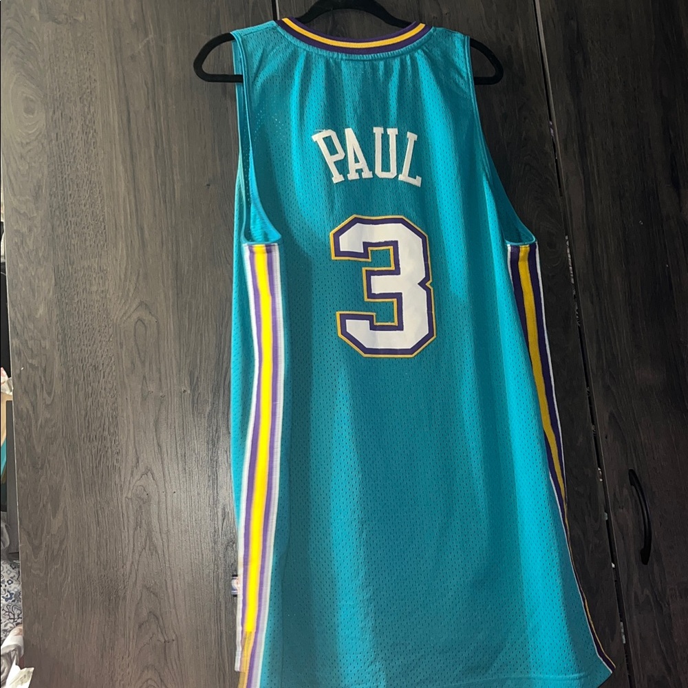 FLASH SALE! New Orleans Hornets Chris Paul #3 jersey size XL